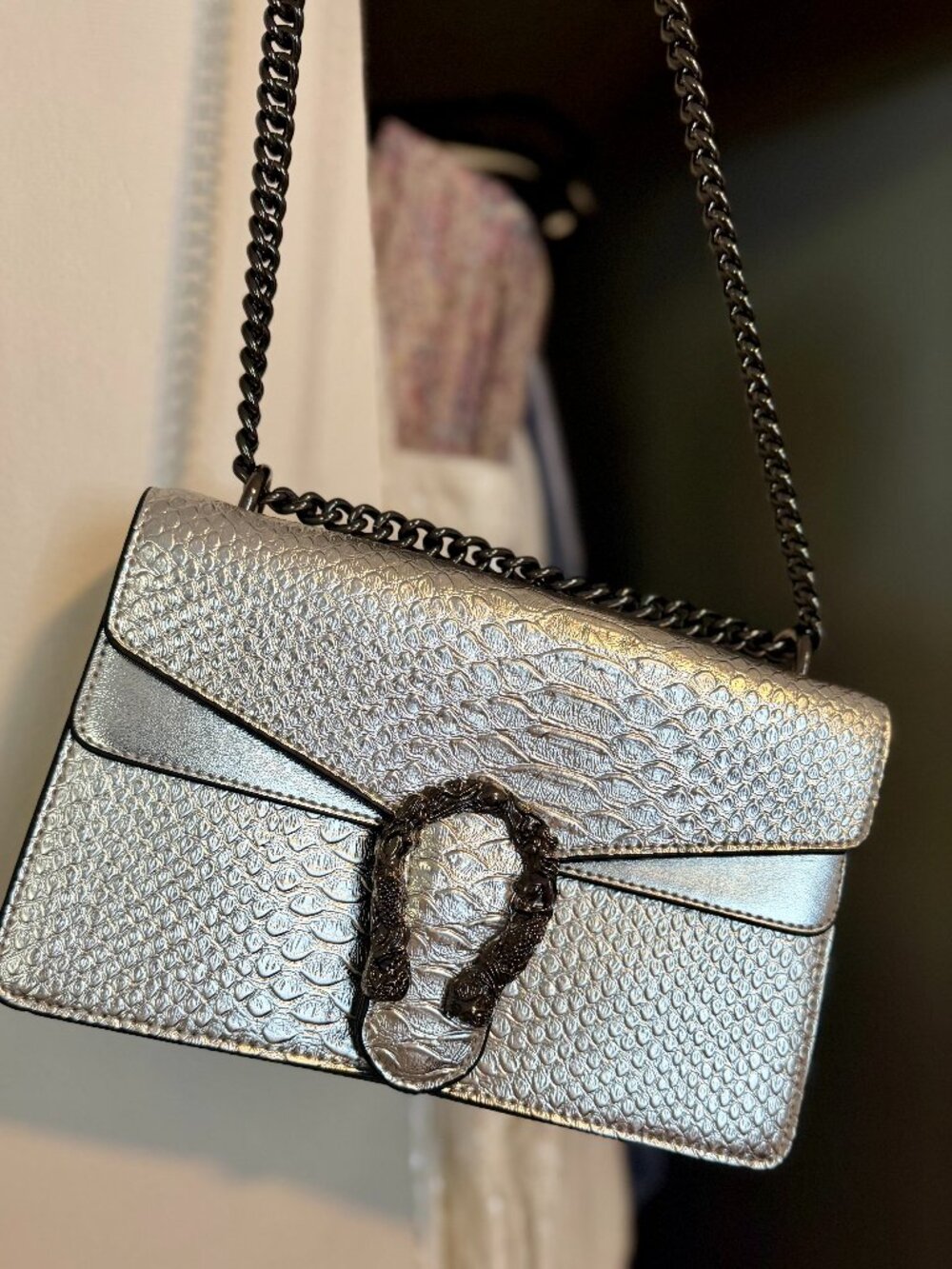 Leather Shoulder Bag Chain Purse in Silver - NEVER USED!